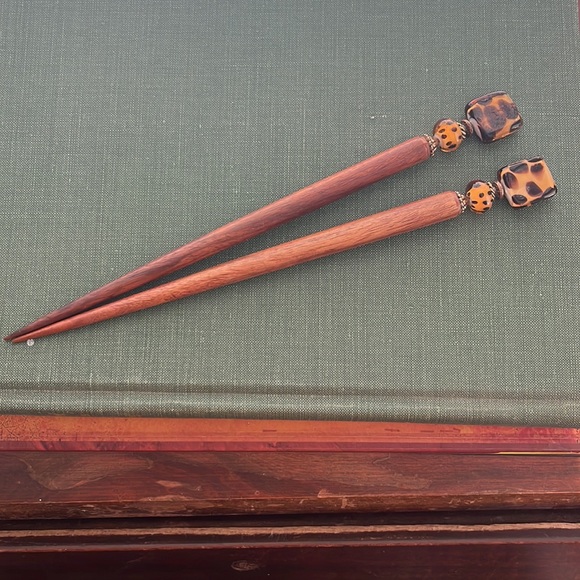 Sticks and Stones Wildcat Hairsticks - Picture 3 of 8